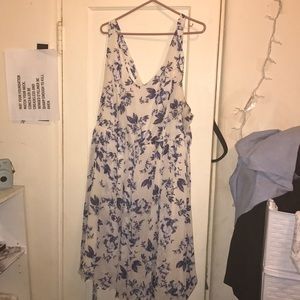 Torrid size 4x white and  blue flower dress